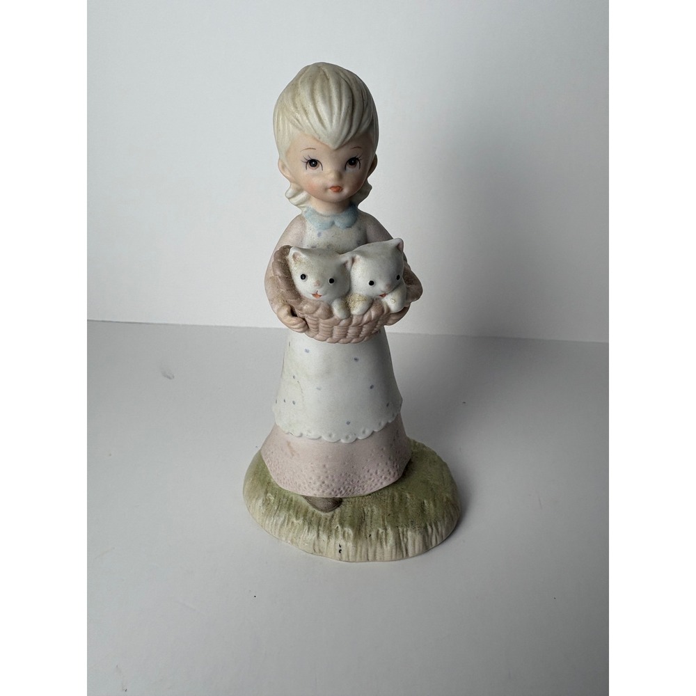 Vintage Lefton Christopher Collection Girl with Kittens Figurine 1982 TWP 03459